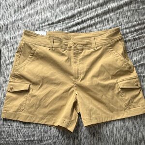 Eddie Bauer Tan Cargo Shorts women’s size 16